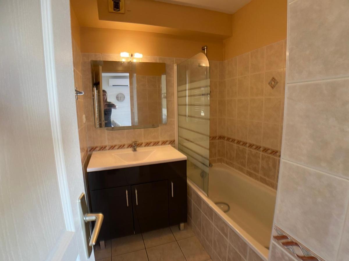 Studio Climatise Et Grande Terrasse Tarbes Centre Екстер'єр фото