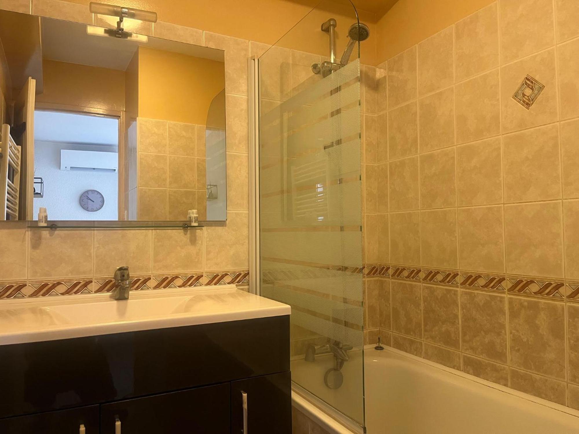 Studio Climatise Et Grande Terrasse Tarbes Centre Екстер'єр фото