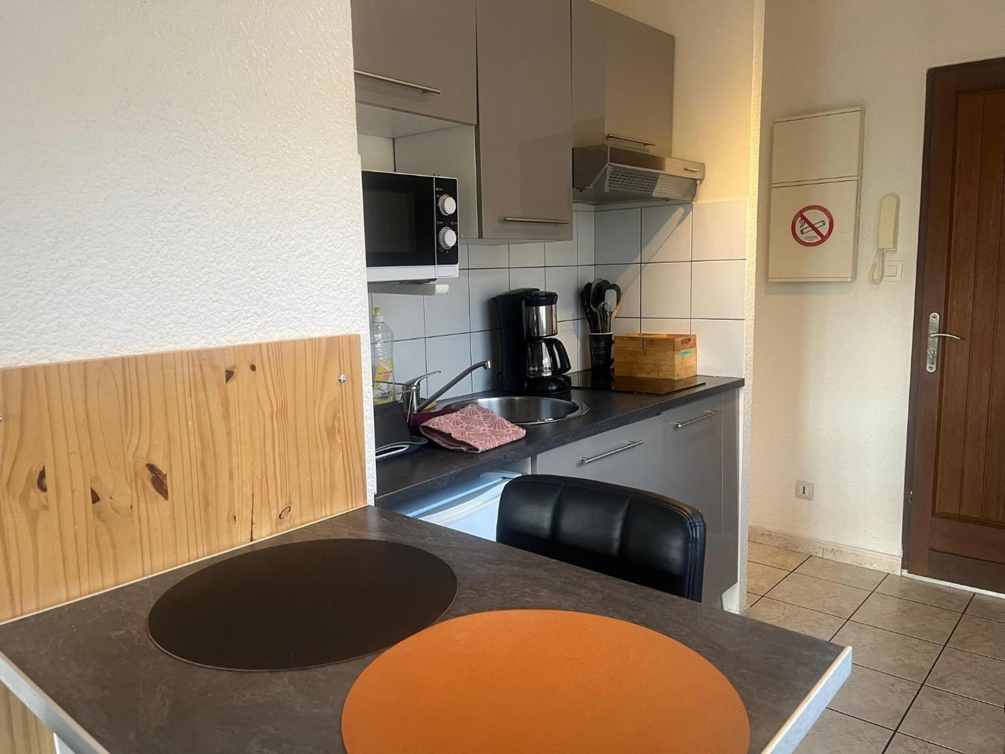 Studio Climatise Et Grande Terrasse Tarbes Centre Екстер'єр фото